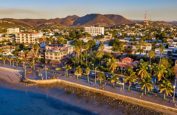 La Paz and Todos Santos Day Trip with Lunch