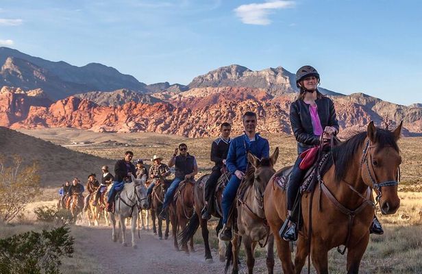 Red Rock Canyon Sunset Horseback Ride and Barbeque Dinner