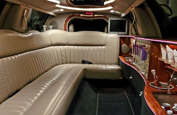 6-Hour Private Limousine Tour to Napa and Sonoma Valley Wineries