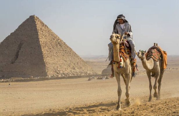 Pyramids Of Giza, Camel Ride And The Museum Of Egyptian Antiques - Private