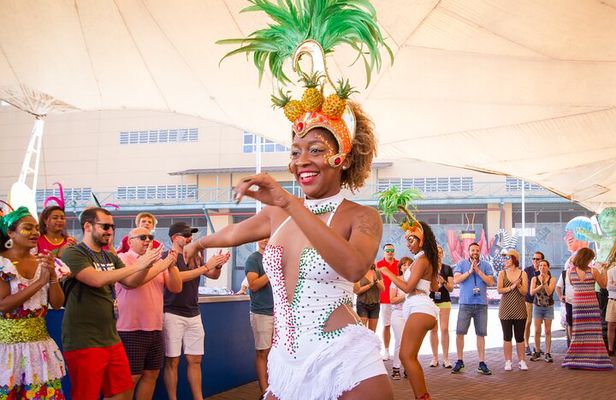 Carnaval Party Tour and Samba Class in Rio with Transfer