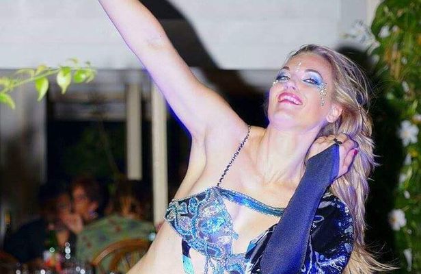 Top Rated Cairo Nile Dinner Cruise, Bellydancer, Folks & Buffet