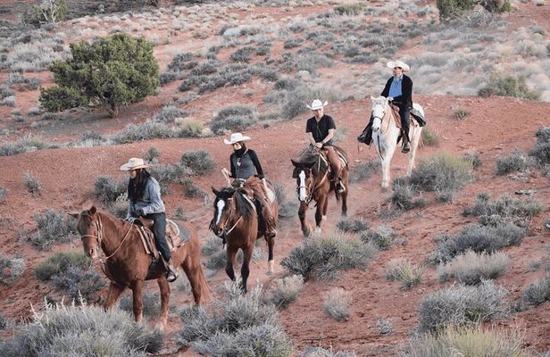 1 Hour Monument Valley Horseback Tour