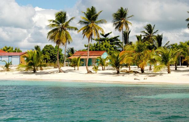 Saona, Mano Juan, Canto de la playa away from the tourist crowds