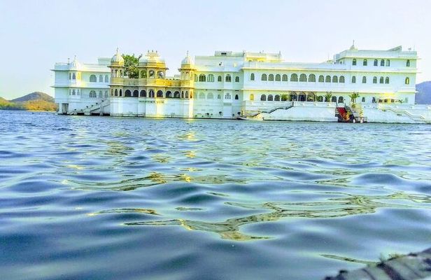 Highlights of Udaipur : A Private Guided tour