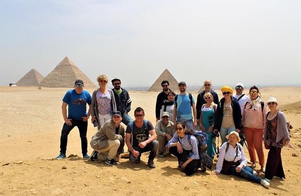 Full Day Guided tour to the Pyramids, Sphinx, Meidum And Dahshur