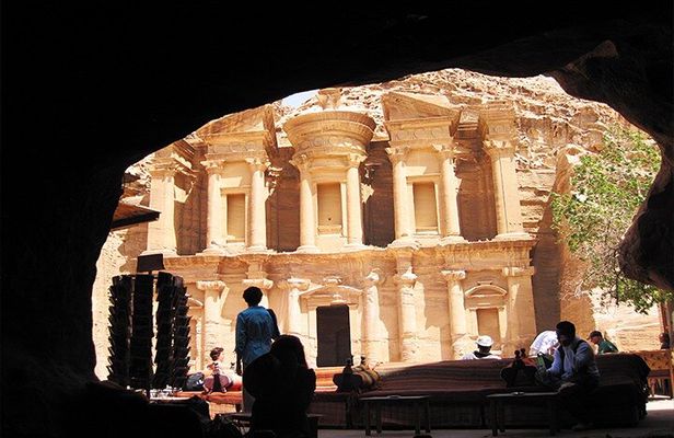 Private Trip to Petra and Wadi Rum Valley of Moon Martian Desert from Amman