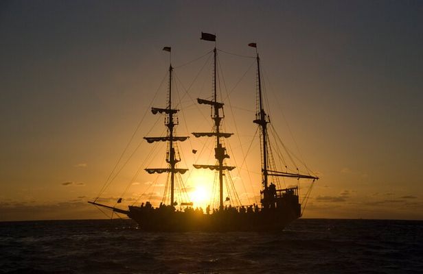Cabo Pirate Adventure: Family Sunset Dinner & Show