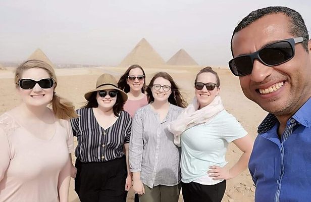 Day Tour to the Pyramids of Giza, Egyptian Museum and Khan El khalili Bazaar