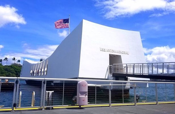 Private Hawaii Pearl Harbor Tours and North Shore (up to 12 people )