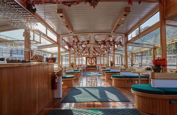 Grand Palisades Fall Foliage Cruise in New York