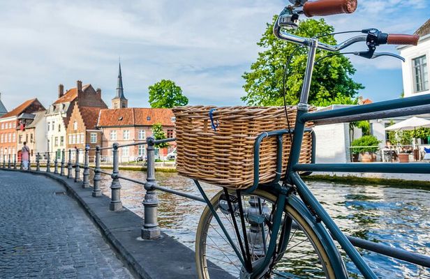 Private Bruges 3.5-Hour Guided Bike Tour: Discover Hidden Gems