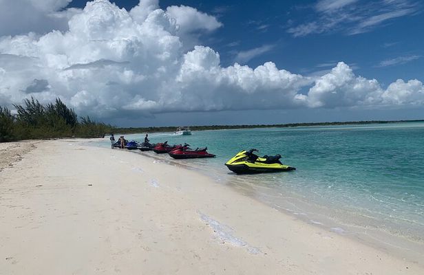 Lunch Seafari to pristine cays, shipwreck and lunch at TIKI BAR