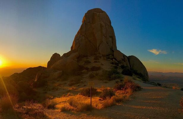 Iconic Tom's Thumb Guided Hiking Adventure in Scottsdale, Arizona