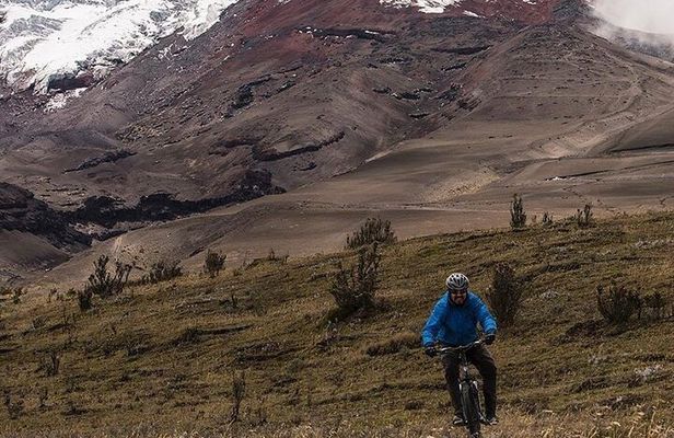 3-day Bike&Hike - Cotopaxi-Quilotoa-Chimborazo: The heart of the Andes