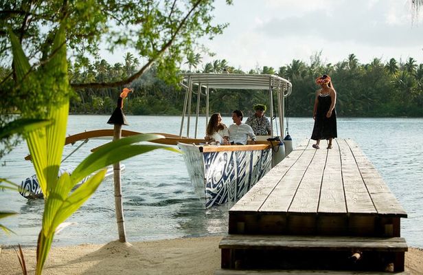Luxury Private Sunset Cruise and Motu Dinner in Bora-Bora