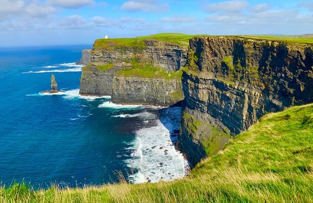 Private Day Trip to the Cliffs of Moher from Dublin