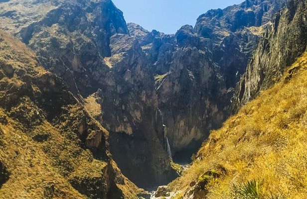 Huaruro Waterfall & Colca Canyon Trekking - 4 Days