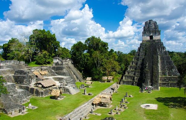 Full-Day Shared Tour to Tikal from Flores Peten with Lunch