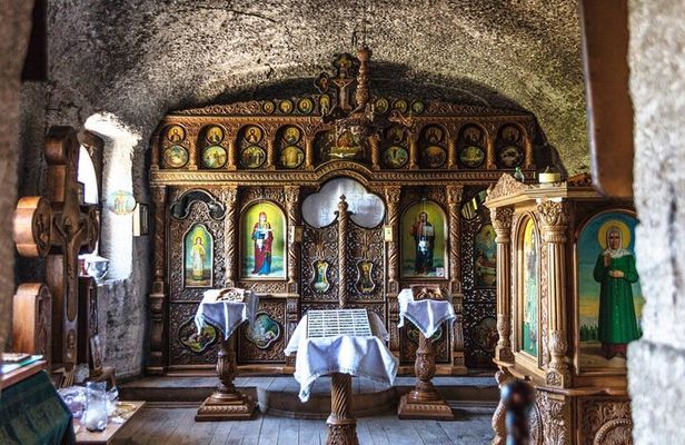 Old Orhei - cave monastery & open air museum 