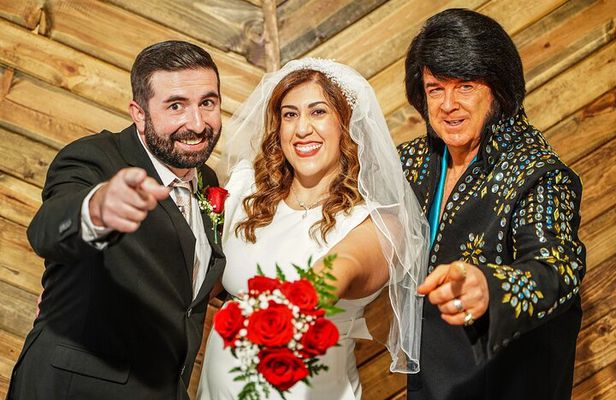 Elvis Wedding at The Little Vegas Chapel including Limousine Transportation