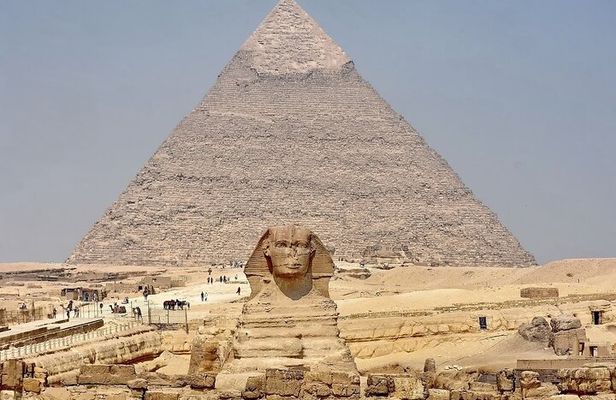 Private Half-Day Tour to Giza Pyramids from Cairo