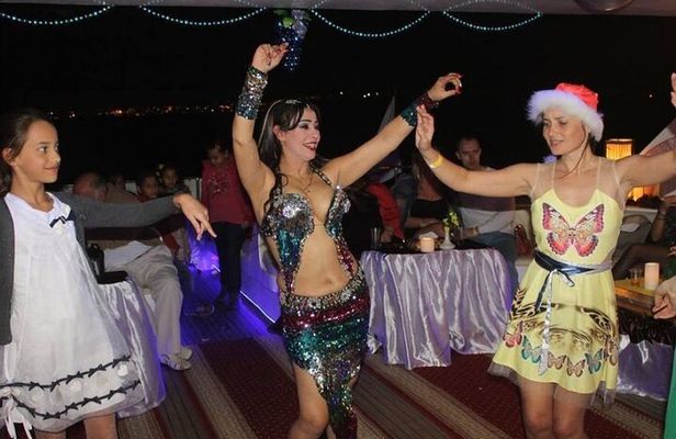 Sharm El Sheikh By Night Dinner On Yacht With Belly Dancer show