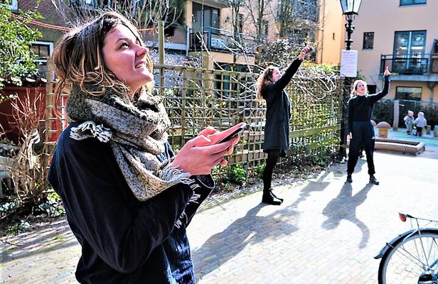 Discover The Hague's scenic courtyards in an Outside Escape game!