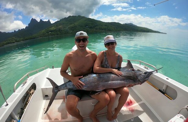 Half-day Big Fishing in Moorea on shared tour