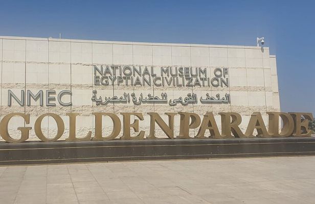 Full Day Tour to Royal Mummies, Giza pyramids, Sphinx and Bazaar