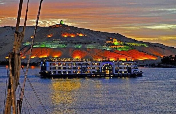 Enjoy 2 Nights Nile Dahabiya includes tours from Aswan to Luxor