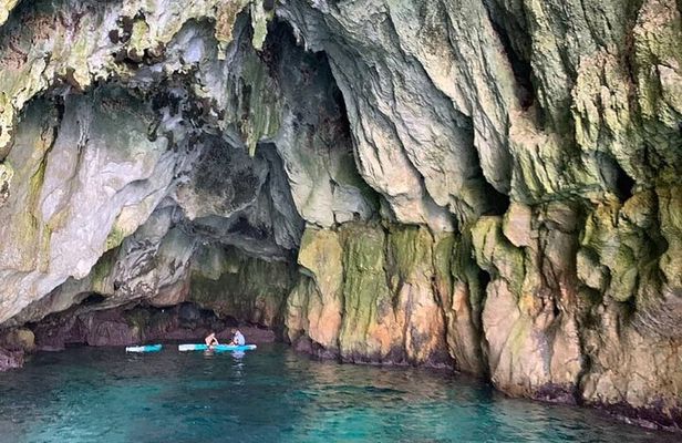 Boat excursion on the island of Ortigia with Snorkeling to the sea caves