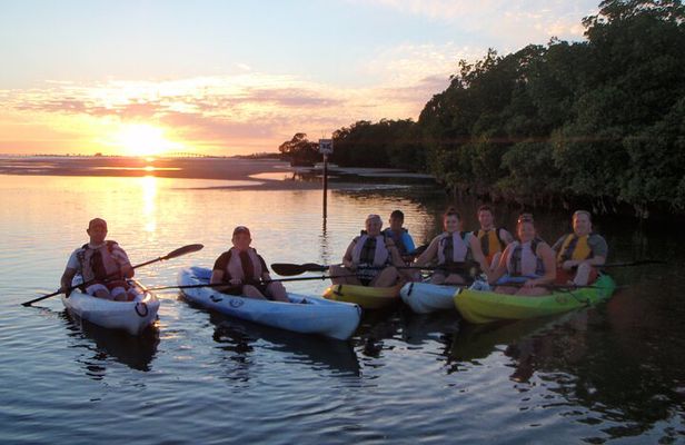 Guided Kayak Sunset Tour in Pelican Bay at Fort Myers Beach