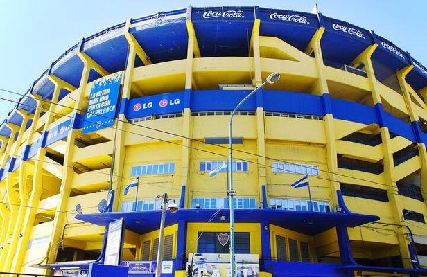 Football Walking Tour in La Boca and Retiro