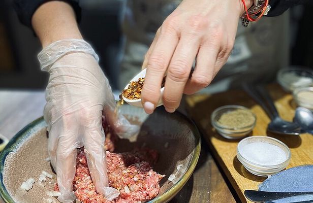 Small-Group Khinkali and Khachapuri Cooking Class in Tbilisi