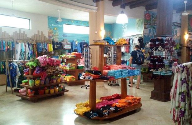 Shopping Tour Punta Cana with private transportation