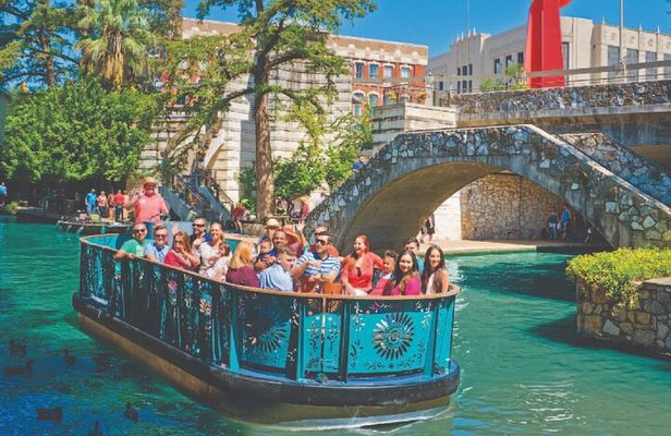 Best of San Antonio Small Group Tour with Boat + Tower + Alamo
