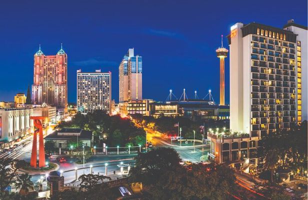 Scenic San Antonio Small Group Night Tour w/Riverwalk Boat Cruise