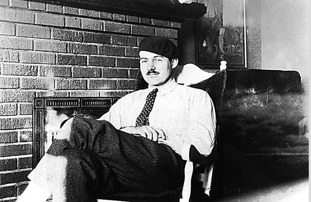 Hemingway in Paris - Small Group Walking Tour