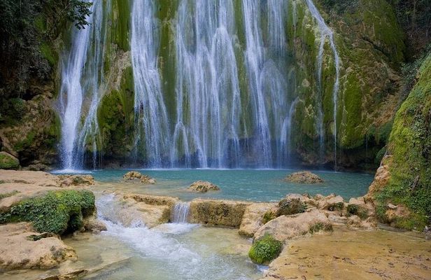 María and Miguel stop - Half day tour to El Limón waterfall with lunch included