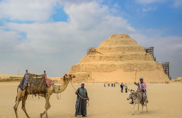 Day tour to Giza pyramids, Saqqara, Memphis and Dahshur