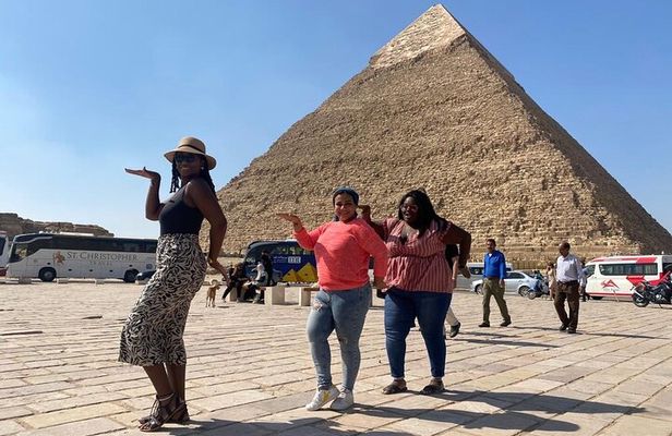 8 HRS Tour to Giza Pyramids, Egyptian Museum, Citadel & Felucca.