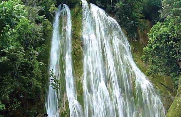 María and Miguel stop - El Limón waterfall with lunch included from las Galeras