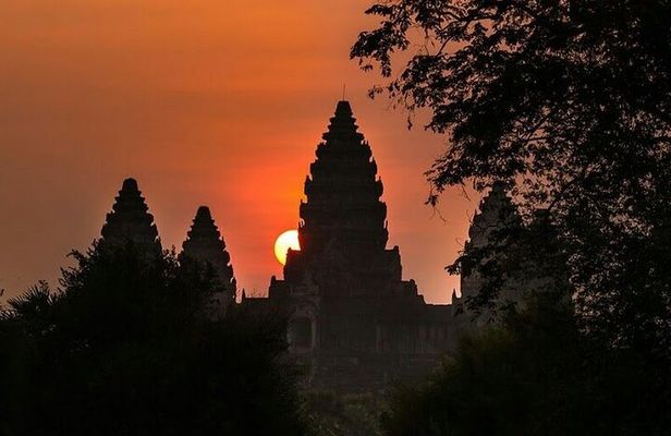 A Day Private Discovery - Sunrise Angkor Wat, Bayon And Ta Prohm 