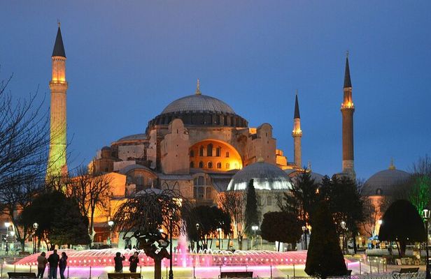 Night Walking Tour in Istanbul Old City 