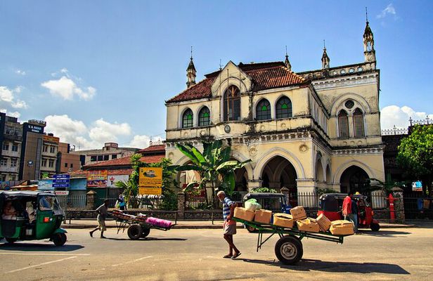 Explore Colombo by Tuk Tuk – All Entry Fees Included