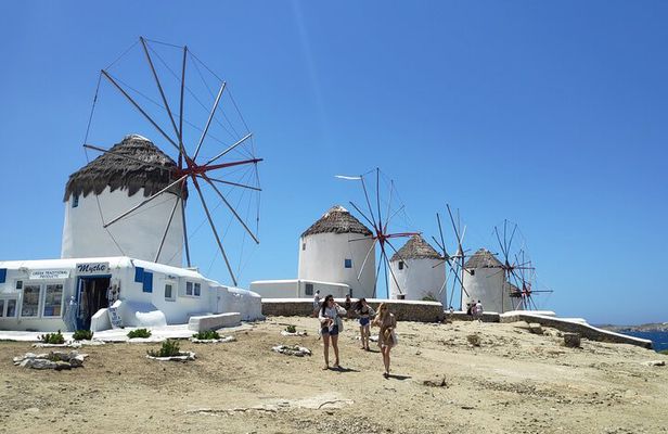 Walking Tour in Mykonos Town & Secluded Beach Picnic