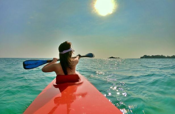 [PRIVATE CHARTER] SEA-KAYAKING along HALF-MOON BAY & SUNSET DRIFTING & DINNER