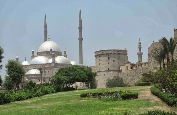 Private 8 Hour Islamic and Christian Tour in Cairo