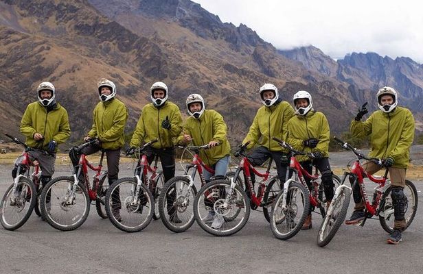 Inca Jungle Trek to Machu Picchu 4 days with Rafting and zip line